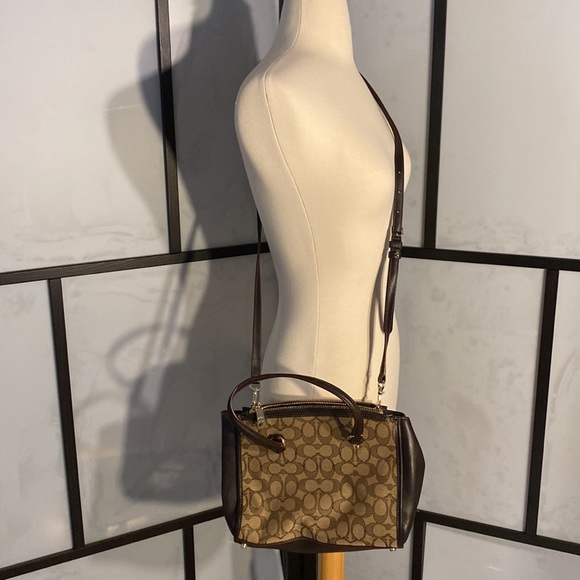 Coach purse - Picture 3 of 4